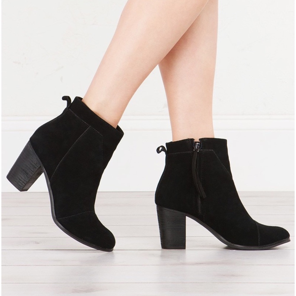 ✨Host Pick✨ Toms ‘Lunata’ black suede ankle boots